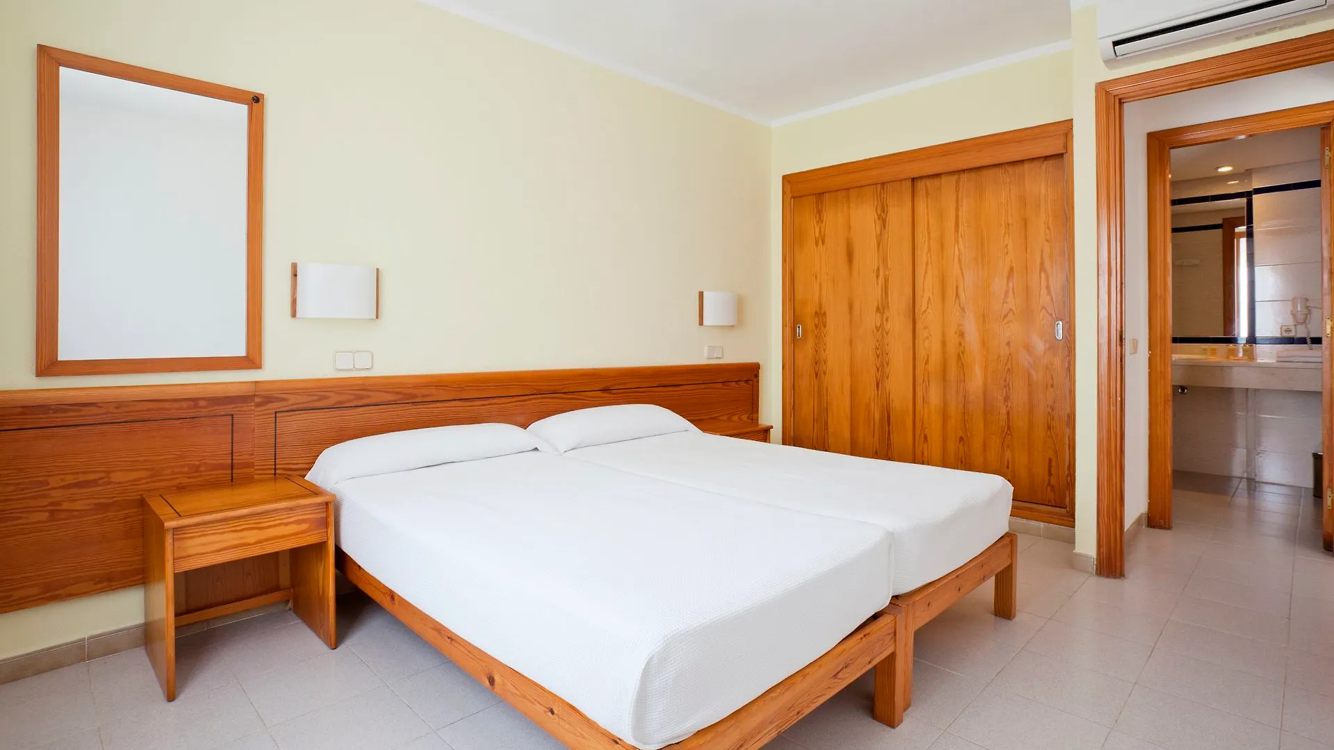 Ilunion Menorca Aparthotel Cala Galdana   Cala Galdana (Menorca)