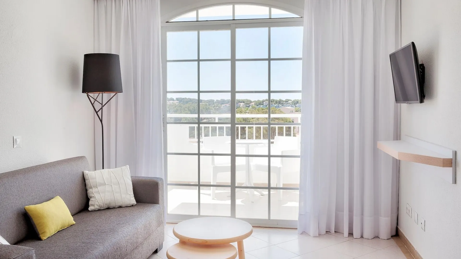 Ilunion Menorca Aparthotel Cala Galdana